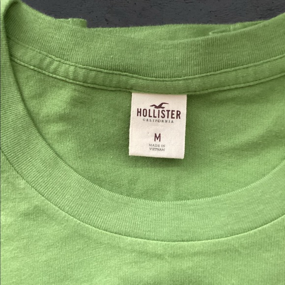 Hollister summer T-shirt - Picture 3 of 3
